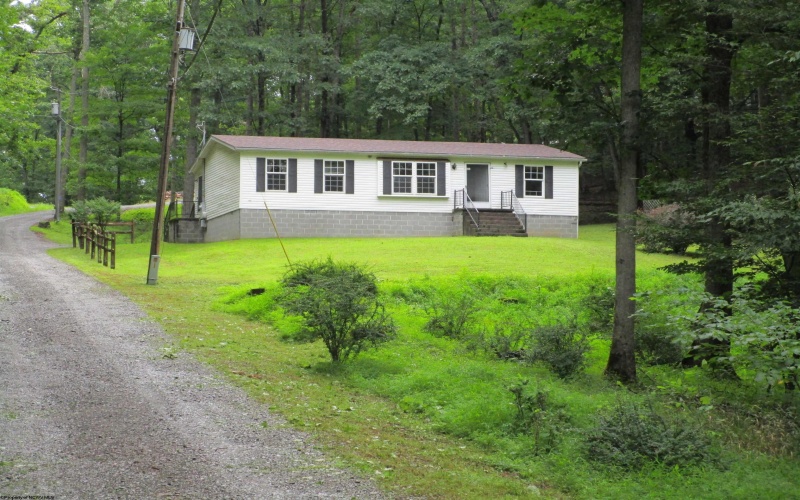 86 Little Oak Drive, Beverly, West Virginia 26253, 3 Bedrooms Bedrooms, 6 Rooms Rooms,2 BathroomsBathrooms,Single Family Detached,For Sale,Little Oak,0,10166127