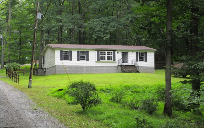 86 Little Oak Drive, Beverly, West Virginia 26253, 3 Bedrooms Bedrooms, 6 Rooms Rooms,2 BathroomsBathrooms,Single Family Detached,For Sale,Little Oak,0,10166127