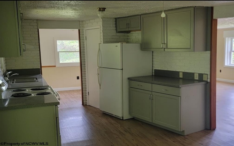 46 Pounds Hollow Road, Morgantown, West Virginia 26508, 3 Bedrooms Bedrooms, 6 Rooms Rooms,2 BathroomsBathrooms,Single Family Detached,For Sale,Pounds Hollow,0,10166128