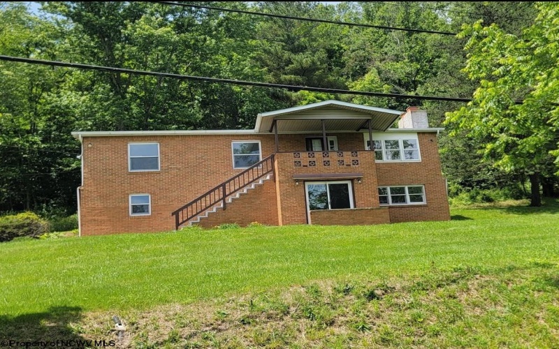 46 Pounds Hollow Road, Morgantown, West Virginia 26508, 3 Bedrooms Bedrooms, 6 Rooms Rooms,2 BathroomsBathrooms,Single Family Detached,For Sale,Pounds Hollow,0,10166128