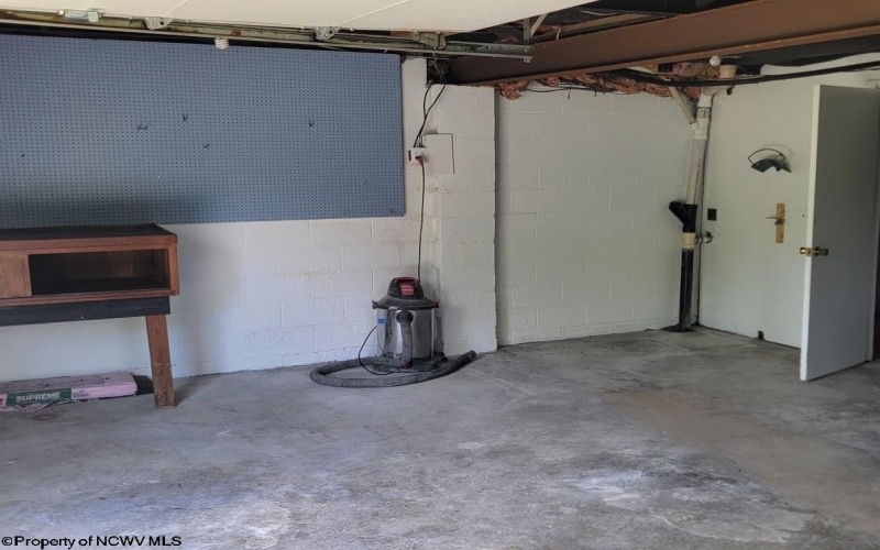 46 Pounds Hollow Road, Morgantown, West Virginia 26508, 3 Bedrooms Bedrooms, 6 Rooms Rooms,2 BathroomsBathrooms,Single Family Detached,For Sale,Pounds Hollow,0,10166128