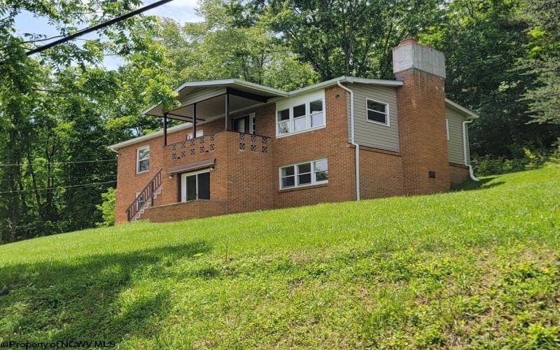 46 Pounds Hollow Road, Morgantown, West Virginia 26508, 3 Bedrooms Bedrooms, 6 Rooms Rooms,2 BathroomsBathrooms,Single Family Detached,For Sale,Pounds Hollow,0,10166128
