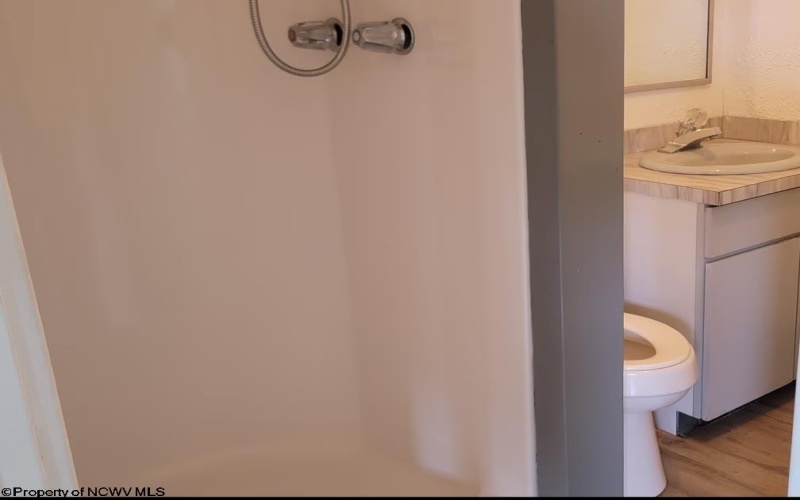 46 Pounds Hollow Road, Morgantown, West Virginia 26508, 3 Bedrooms Bedrooms, 6 Rooms Rooms,2 BathroomsBathrooms,Single Family Detached,For Sale,Pounds Hollow,0,10166128