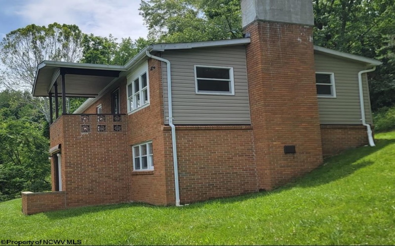 46 Pounds Hollow Road, Morgantown, West Virginia 26508, 3 Bedrooms Bedrooms, 6 Rooms Rooms,2 BathroomsBathrooms,Single Family Detached,For Sale,Pounds Hollow,0,10166128