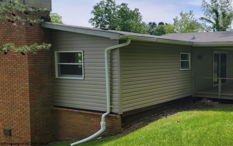 46 Pounds Hollow Road, Morgantown, West Virginia 26508, 3 Bedrooms Bedrooms, 6 Rooms Rooms,2 BathroomsBathrooms,Single Family Detached,For Sale,Pounds Hollow,0,10166128