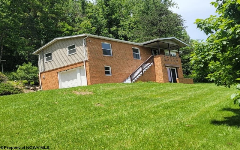 46 Pounds Hollow Road, Morgantown, West Virginia 26508, 3 Bedrooms Bedrooms, 6 Rooms Rooms,2 BathroomsBathrooms,Single Family Detached,For Sale,Pounds Hollow,0,10166128