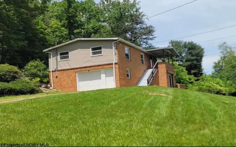 46 Pounds Hollow Road, Morgantown, West Virginia 26508, 3 Bedrooms Bedrooms, 6 Rooms Rooms,2 BathroomsBathrooms,Single Family Detached,For Sale,Pounds Hollow,0,10166128