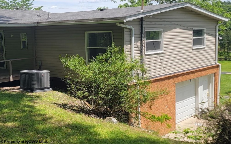 46 Pounds Hollow Road, Morgantown, West Virginia 26508, 3 Bedrooms Bedrooms, 6 Rooms Rooms,2 BathroomsBathrooms,Single Family Detached,For Sale,Pounds Hollow,0,10166128
