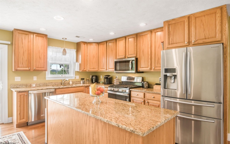 2 Amber Ridge, Morgantown, West Virginia 26508, 3 Bedrooms Bedrooms, 5 Rooms Rooms,2 BathroomsBathrooms,Single Family Detached,For Sale,Amber,0,10166129