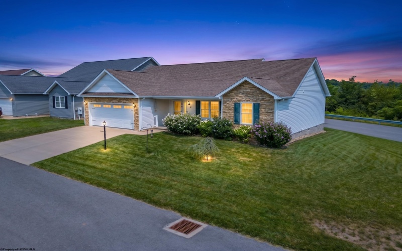 2 Amber Ridge, Morgantown, West Virginia 26508, 3 Bedrooms Bedrooms, 5 Rooms Rooms,2 BathroomsBathrooms,Single Family Detached,For Sale,Amber,0,10166129