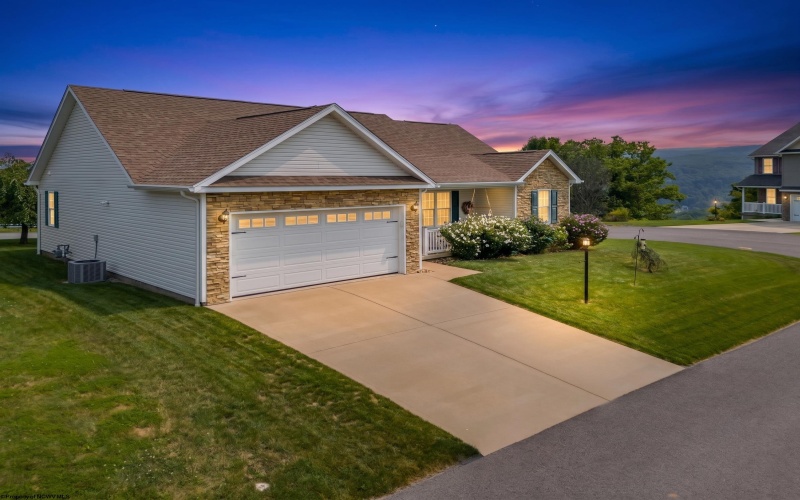 2 Amber Ridge, Morgantown, West Virginia 26508, 3 Bedrooms Bedrooms, 5 Rooms Rooms,2 BathroomsBathrooms,Single Family Detached,For Sale,Amber,0,10166129