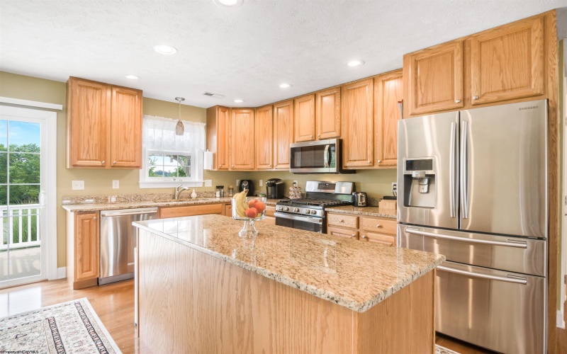 2 Amber Ridge, Morgantown, West Virginia 26508, 3 Bedrooms Bedrooms, 5 Rooms Rooms,2 BathroomsBathrooms,Single Family Detached,For Sale,Amber,0,10166129