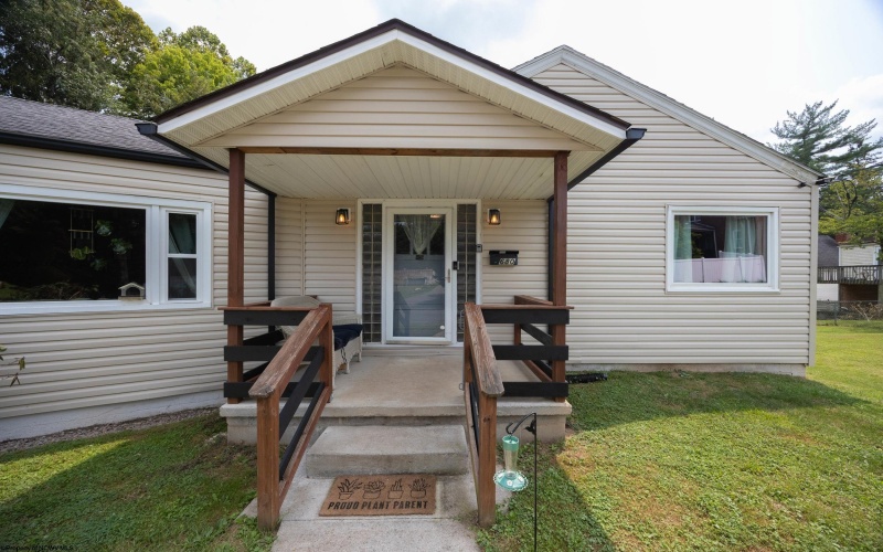 680 Verdun Street, Clarksburg, West Virginia 26301, 3 Bedrooms Bedrooms, 5 Rooms Rooms,2 BathroomsBathrooms,Single Family Detached,For Sale,Verdun,0,10166132