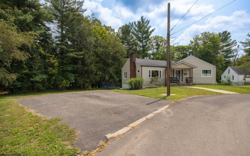 680 Verdun Street, Clarksburg, West Virginia 26301, 3 Bedrooms Bedrooms, 5 Rooms Rooms,2 BathroomsBathrooms,Single Family Detached,For Sale,Verdun,0,10166132