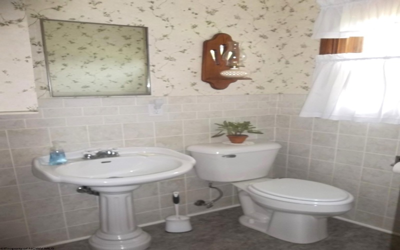 101 Homewood Drive, Elkins, West Virginia 26241, 4 Bedrooms Bedrooms, 10 Rooms Rooms,2 BathroomsBathrooms,Single Family Detached,For Sale,Homewood,0,10166131