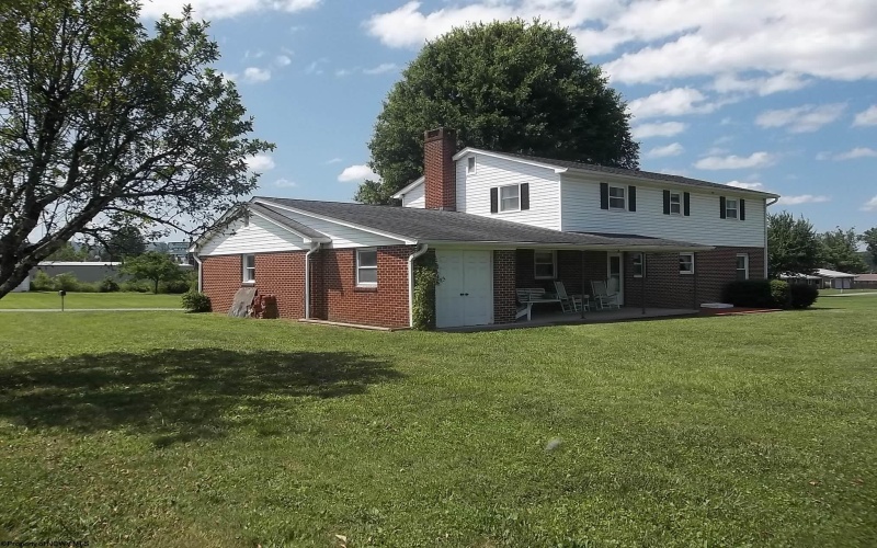 101 Homewood Drive, Elkins, West Virginia 26241, 4 Bedrooms Bedrooms, 10 Rooms Rooms,2 BathroomsBathrooms,Single Family Detached,For Sale,Homewood,0,10166131