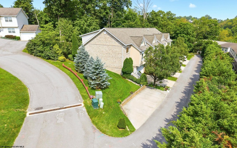 179 Sierra Place, Morgantown, West Virginia 26505, 3 Bedrooms Bedrooms, 6 Rooms Rooms,2 BathroomsBathrooms,Single Family Attached,For Sale,Sierra,0,10166145