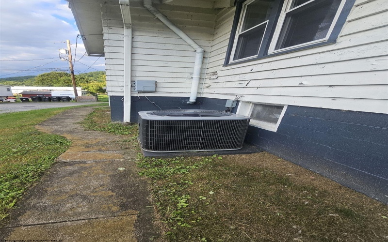 389 Monroe Avenue, Weston, West Virginia 26452, 2 Bedrooms Bedrooms, 5 Rooms Rooms,1 BathroomBathrooms,Single Family Detached,For Sale,Monroe,0,10166173 389 Monroe Avenue, Weston, West Virginia 26452, 2 Bedrooms Bedrooms, 5 Rooms Rooms,1 BathroomBathrooms,Single Family Detached,For Sale,Monroe,0,10166173