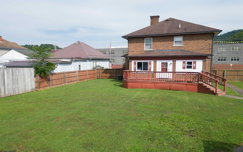 339 Court Avenue, Weston, West Virginia 26452, 3 Bedrooms Bedrooms, 9 Rooms Rooms,1 BathroomBathrooms,Single Family Detached,For Sale,Court,0,10160889