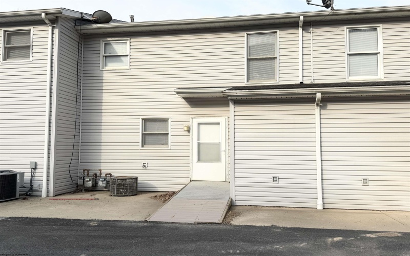 38 Cliffside Drive, Morgantown, West Virginia 26501, 2 Bedrooms Bedrooms, 4 Rooms Rooms,1 BathroomBathrooms,Single Family Attached,For Sale,Cliffside,0,10163805
