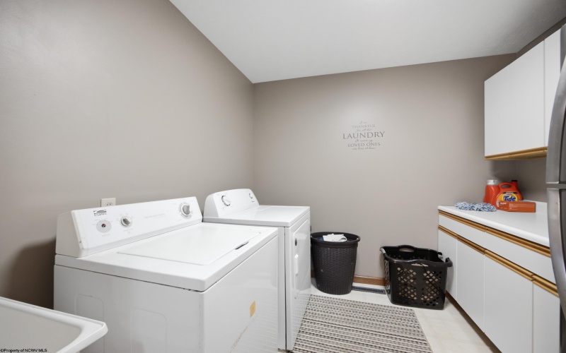 242 Linmad Lane, Lost Creek, West Virginia 26385, 4 Bedrooms Bedrooms, 9 Rooms Rooms,2 BathroomsBathrooms,Single Family Detached,For Sale,Linmad,0,10166195