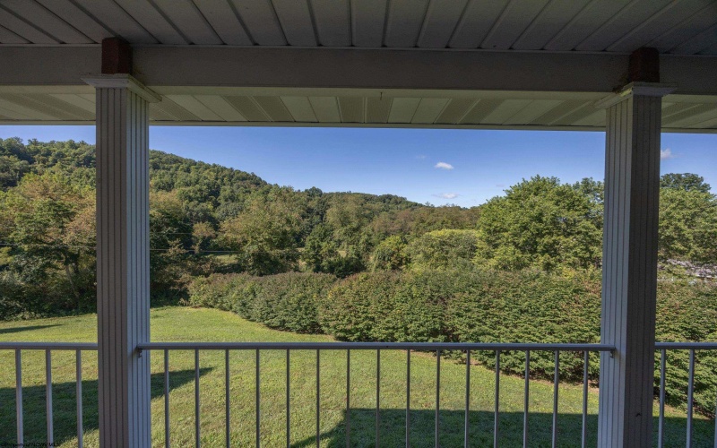 242 Linmad Lane, Lost Creek, West Virginia 26385, 4 Bedrooms Bedrooms, 9 Rooms Rooms,2 BathroomsBathrooms,Single Family Detached,For Sale,Linmad,0,10166195