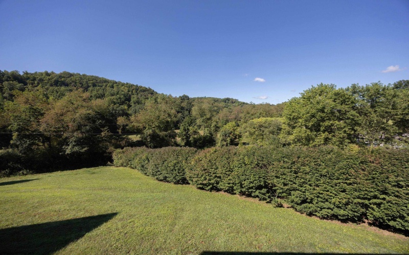 242 Linmad Lane, Lost Creek, West Virginia 26385, 4 Bedrooms Bedrooms, 9 Rooms Rooms,2 BathroomsBathrooms,Single Family Detached,For Sale,Linmad,0,10166195