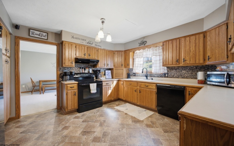 242 Linmad Lane, Lost Creek, West Virginia 26385, 4 Bedrooms Bedrooms, 9 Rooms Rooms,2 BathroomsBathrooms,Single Family Detached,For Sale,Linmad,0,10166195