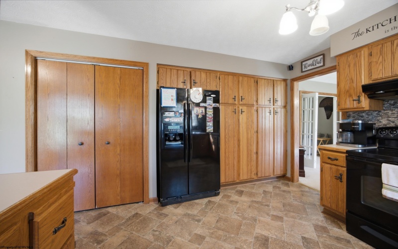 242 Linmad Lane, Lost Creek, West Virginia 26385, 4 Bedrooms Bedrooms, 9 Rooms Rooms,2 BathroomsBathrooms,Single Family Detached,For Sale,Linmad,0,10166195