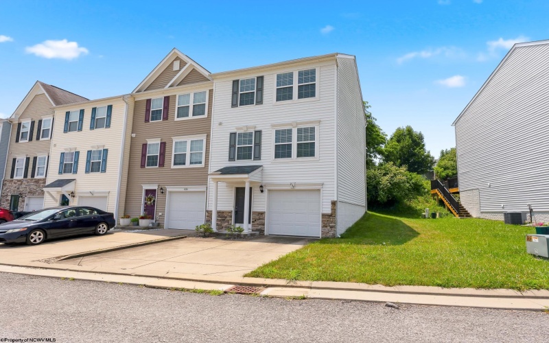 237 Birds Eye View Drive, Morgantown, West Virginia 26501, 3 Bedrooms Bedrooms, 6 Rooms Rooms,2 BathroomsBathrooms,Single Family Attached,For Sale,Birds Eye View,0,10166193 237 Birds Eye View Drive, Morgantown, West Virginia 26501, 3 Bedrooms Bedrooms, 6 Rooms Rooms,2 BathroomsBathrooms,Single Family Attached,For Sale,Birds Eye View,0,10166193