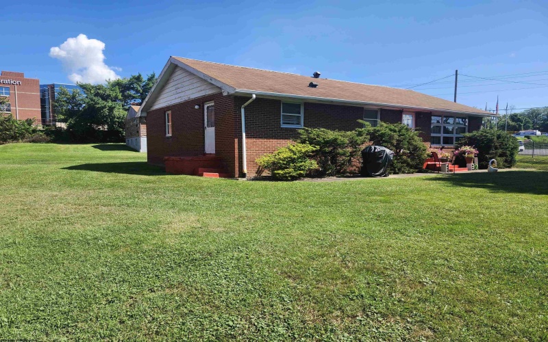 805 Chestnut Ridge Road, Morgantown, West Virginia 26505, 0 , 0 ,0,Commercial (for Sale),For Sale,Chestnut Ridge,0,10166182