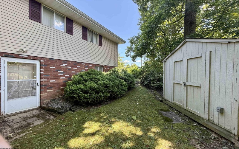 139 GOLF Drive, Fairmont, West Virginia 26554, 3 Bedrooms Bedrooms, 8 Rooms Rooms,2 BathroomsBathrooms,Single Family Detached,For Sale,GOLF,0,10166188