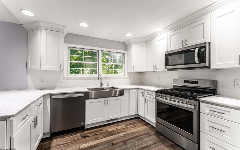 1374 Bennett Drive, Morgantown, West Virginia 26508, 3 Bedrooms Bedrooms, 8 Rooms Rooms,3 BathroomsBathrooms,Single Family Detached,For Sale,Bennett,0,10166197