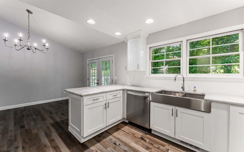 1374 Bennett Drive, Morgantown, West Virginia 26508, 3 Bedrooms Bedrooms, 8 Rooms Rooms,3 BathroomsBathrooms,Single Family Detached,For Sale,Bennett,0,10166197