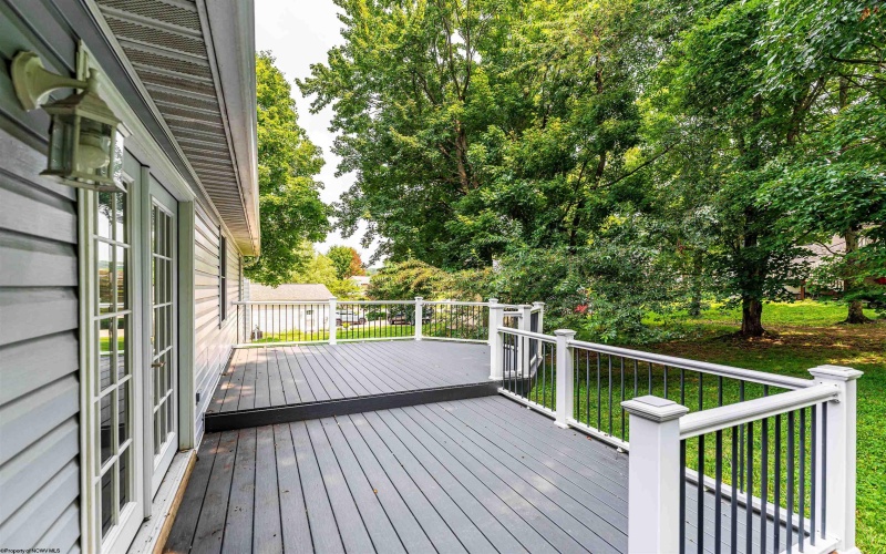 1374 Bennett Drive, Morgantown, West Virginia 26508, 3 Bedrooms Bedrooms, 8 Rooms Rooms,3 BathroomsBathrooms,Single Family Detached,For Sale,Bennett,0,10166197