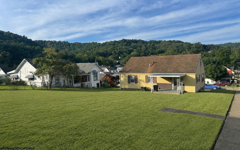 210 Poolside Drive, Mannington, West Virginia 26582, 3 Bedrooms Bedrooms, 6 Rooms Rooms,1 BathroomBathrooms,Single Family Detached,For Sale,Poolside,0,10166202