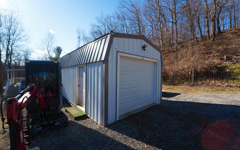 3368 Owl Creek Road, Morgantown, West Virginia 26508, 3 Bedrooms Bedrooms, 6 Rooms Rooms,2 BathroomsBathrooms,Single Family Detached,For Sale,Owl Creek,0,10166206