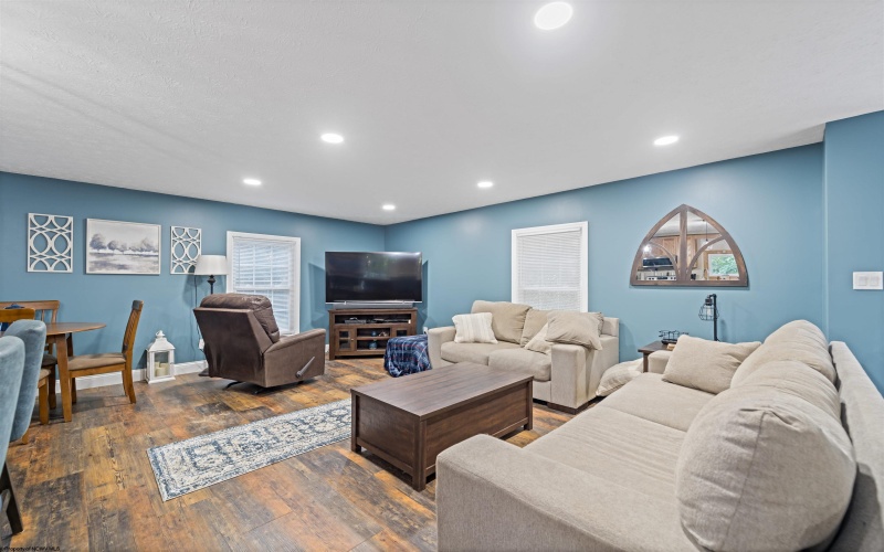 3368 Owl Creek Road, Morgantown, West Virginia 26508, 3 Bedrooms Bedrooms, 6 Rooms Rooms,2 BathroomsBathrooms,Single Family Detached,For Sale,Owl Creek,0,10166206