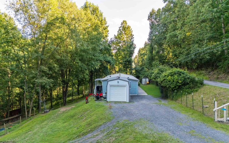 3368 Owl Creek Road, Morgantown, West Virginia 26508, 3 Bedrooms Bedrooms, 6 Rooms Rooms,2 BathroomsBathrooms,Single Family Detached,For Sale,Owl Creek,0,10166206