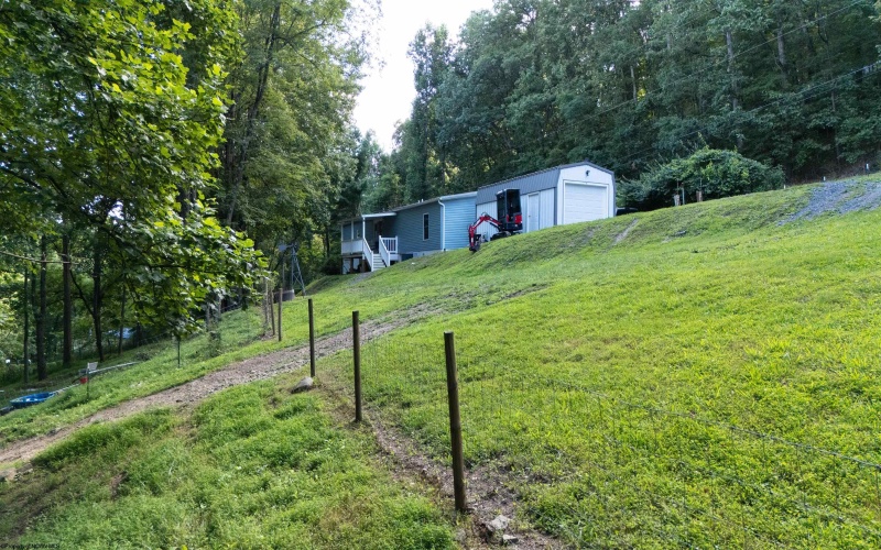 3368 Owl Creek Road, Morgantown, West Virginia 26508, 3 Bedrooms Bedrooms, 6 Rooms Rooms,2 BathroomsBathrooms,Single Family Detached,For Sale,Owl Creek,0,10166206