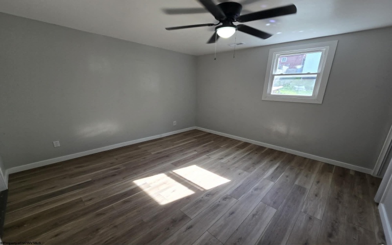 669 Summit Park Avenue, Clarksburg, West Virginia 26301, 3 Bedrooms Bedrooms, 6 Rooms Rooms,1 BathroomBathrooms,Single Family Detached,For Sale,Summit Park,0,10166205