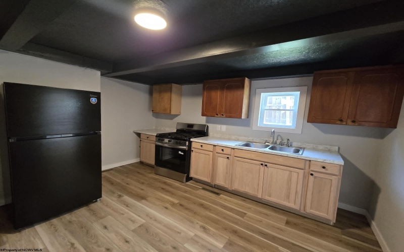 669 Summit Park Avenue, Clarksburg, West Virginia 26301, 3 Bedrooms Bedrooms, 6 Rooms Rooms,1 BathroomBathrooms,Single Family Detached,For Sale,Summit Park,0,10166205