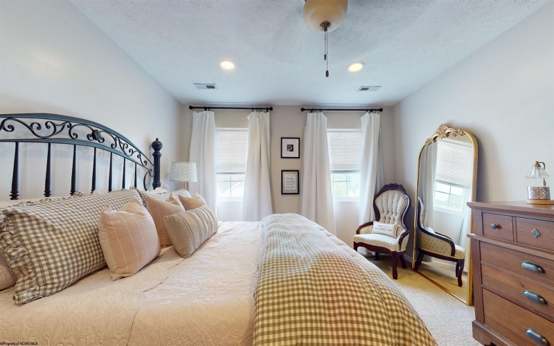 2606 Serene Drive, Fairmont, West Virginia 26554, 3 Bedrooms Bedrooms, 6 Rooms Rooms,2 BathroomsBathrooms,Single Family Attached,For Sale,Serene,0,10166219