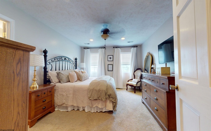2606 Serene Drive, Fairmont, West Virginia 26554, 3 Bedrooms Bedrooms, 6 Rooms Rooms,2 BathroomsBathrooms,Single Family Attached,For Sale,Serene,0,10166219