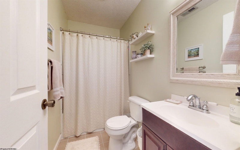 2606 Serene Drive, Fairmont, West Virginia 26554, 3 Bedrooms Bedrooms, 6 Rooms Rooms,2 BathroomsBathrooms,Single Family Attached,For Sale,Serene,0,10166219