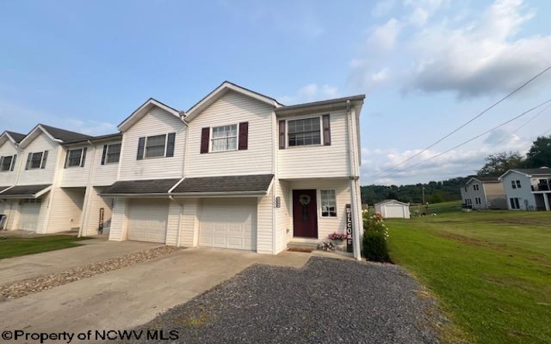 2606 Serene Drive, Fairmont, West Virginia 26554, 3 Bedrooms Bedrooms, 6 Rooms Rooms,2 BathroomsBathrooms,Single Family Attached,For Sale,Serene,0,10166219