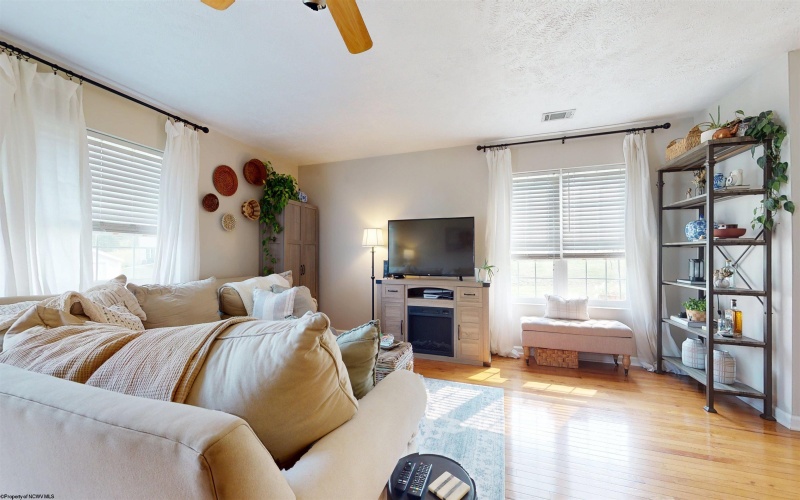 2606 Serene Drive, Fairmont, West Virginia 26554, 3 Bedrooms Bedrooms, 6 Rooms Rooms,2 BathroomsBathrooms,Single Family Attached,For Sale,Serene,0,10166219