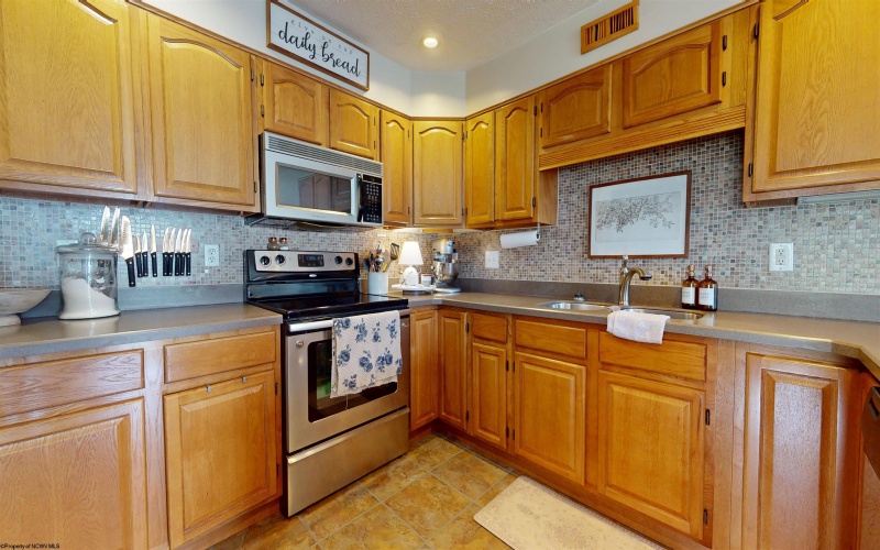 2606 Serene Drive, Fairmont, West Virginia 26554, 3 Bedrooms Bedrooms, 6 Rooms Rooms,2 BathroomsBathrooms,Single Family Attached,For Sale,Serene,0,10166219
