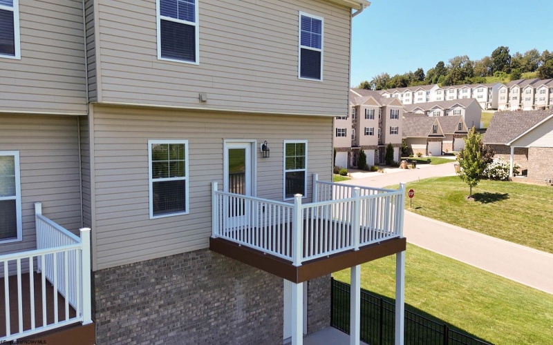 120 Red Oak Lane, Morgantown, West Virginia 26501, 3 Bedrooms Bedrooms, 7 Rooms Rooms,2 BathroomsBathrooms,Single Family Attached,For Sale,Red Oak,0,10166239