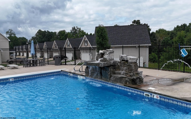 120 Red Oak Lane, Morgantown, West Virginia 26501, 3 Bedrooms Bedrooms, 7 Rooms Rooms,2 BathroomsBathrooms,Single Family Attached,For Sale,Red Oak,0,10166239